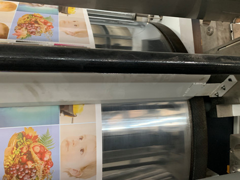 Włóknina 700 mm Maszyna do produkcji toreb papierowych Kraft 3000 kg Bubble Poly Mailer