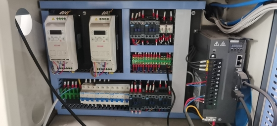 Przewijarka do cięcia blachy 4,0 kW Moc 800 mm Z ekranem dotykowym PLC