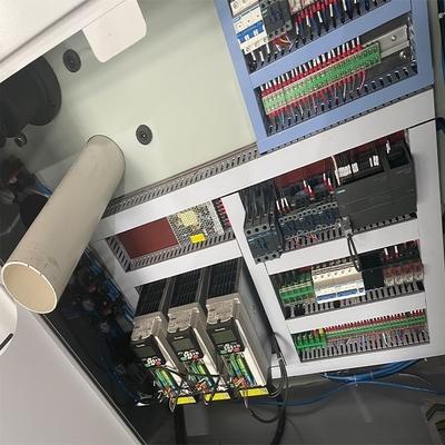 Automatyczna maszyna do przewijania wzdłużnego do samoprzylepnej maszyny do cięcia wzdłużnego z włókniny
