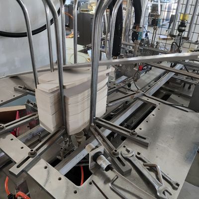 Niestandardowa maszyna kartonowa # Prace dekoracyjne # Karton spożywczy # Jednorazowe pudełko na lunch # Proces klejenia topliwego