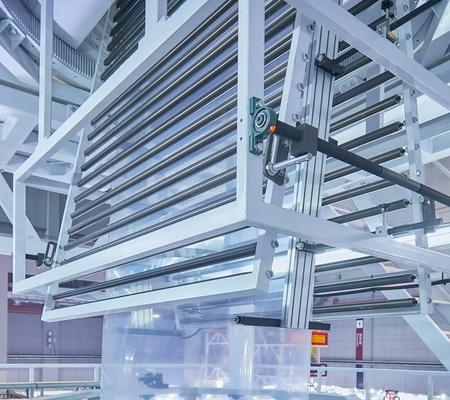 Grubość folii 0,004 do 0,1 mm Elastyczny system wytłaczania folii obejmujący wydajność wytłaczania od 100 do 500 kg na godzinę dla linii do produkcji folii