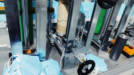 Automatyczna maszyna do maskowania 20KHz KN95 380V Włóknina