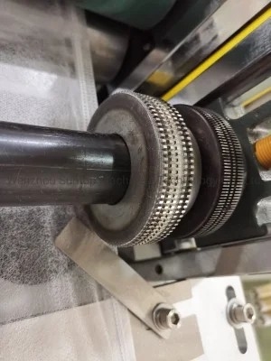Pyłoszczelna jednorazowa maszyna do produkcji fartuchów chirurgicznych 150-200 sztuk / min Maszyna do produkcji czapek Bouffant