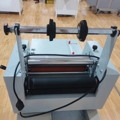 Maszyna do przewijania wzdłużnego OPP 900 mm 5 m / min Laminowanie folii włókninowej